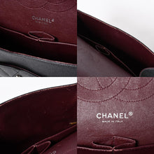 Load the image into the gallery viewer. 極美品 CHANEL シャネル デカマトラッセ30 Wフラップ Wチェーンショルダーバッグ 16番台 ココマーク キャビアスキン ブラック 中古 4a006242