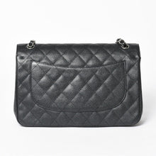 Load the image into the gallery viewer. 極美品 CHANEL シャネル デカマトラッセ30 Wフラップ Wチェーンショルダーバッグ 16番台 ココマーク キャビアスキン ブラック 中古 4a006242