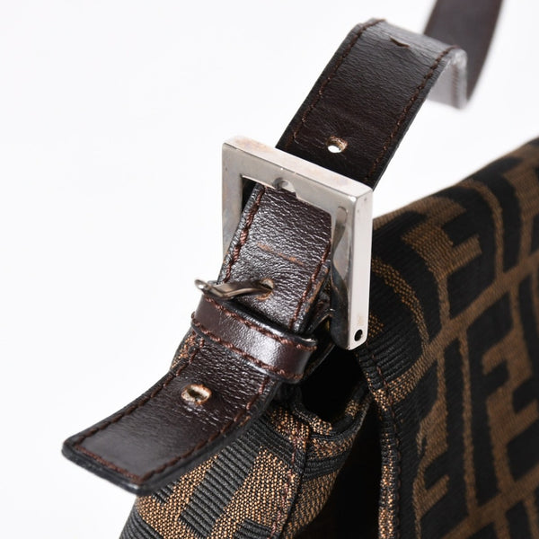 極美品 FENDI フェンディ マンマバケット ワンショルダーバッグ 26325 ズッカ柄 ブラウン ヴィンテージ シルバー金具 中古 4a006218