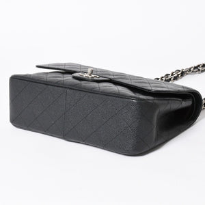 極美品 CHANEL シャネル デカマトラッセ30 Wフラップ Wチェーンショルダーバッグ 16番台 ココマーク キャビアスキン ブラック 中古 4a006242
