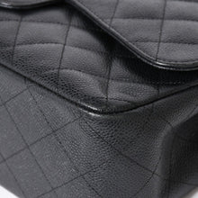 Load the image into the gallery viewer. 極美品 CHANEL シャネル デカマトラッセ30 Wフラップ Wチェーンショルダーバッグ 16番台 ココマーク キャビアスキン ブラック 中古 4a006242