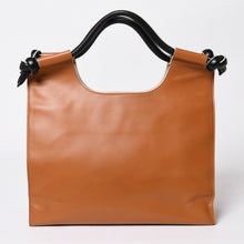 Load the image into the gallery viewer. 極美品 MARNI マルニ レザーハンドバッグ BMMP0057Q0 ブラウン ブラック アイボリー イタリア製 ゴールド金具 中古 4a006211
