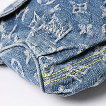 Load the image into the gallery viewer. 新品同様品 LOUIS VUITTON ルイヴィトン ハンドバッグ ミニプリーティ デニム ブルー モノグラムデニム M95050 中古 4a006256