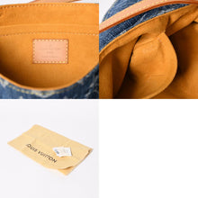 Load the image into the gallery viewer. 新品同様品 LOUIS VUITTON ルイヴィトン ハンドバッグ ミニプリーティ デニム ブルー モノグラムデニム M95050 中古 4a006256