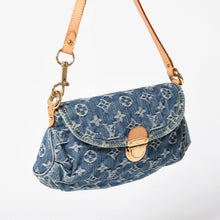 Load the image into the gallery viewer. 新品同様品 LOUIS VUITTON ルイヴィトン ハンドバッグ ミニプリーティ デニム ブルー モノグラムデニム M95050 中古 4a006256