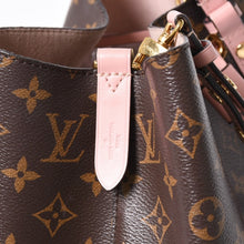 Load the image into the gallery viewer. 極美品 LOUIS VUITTON ルイヴィトン ネオノエMM ショルダーバッグ M44022 モノグラム ブラウン ピンク ゴールド金具 中古 4a006208