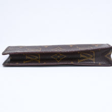 Load the image into the gallery viewer. 極美品 LOUIS VUITTTON ルイヴィトン モノグラム キャンバス エテュイリュネットサンプール メガネケース ブラウン M62962 中古 4a006101