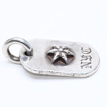 Load the image into the gallery viewer. CHROME HEARTS クロムハーツ RAISED STAR DOGTAG NYC レイズドスター ドッグタグ ペンダントトップ NYC限定 重量11.11g 美品 中古 4a006270