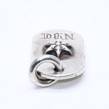 Load the image into the gallery viewer. CHROME HEARTS クロムハーツ RAISED STAR DOGTAG NYC レイズドスター ドッグタグ ペンダントトップ NYC限定 重量11.11g 美品 中古 4a006270