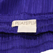 Load the image into the gallery viewer. 極美品 ISSEI MIYAKE イッセイミヤケ PLEATS PLEASE プリーツプリーズ パンツ ボトムス パープル 中古 4a006116