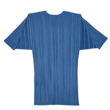 Load the image into the gallery viewer. 極美品 ISSEI MIYAKE イッセイミヤケ PLEATS PLEASE プリーツプリーズ トップス 半袖 ブルー サイズ4 中古 4a006118