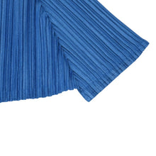 Load the image into the gallery viewer. 極美品 ISSEI MIYAKE イッセイミヤケ PLEATS PLEASE プリーツプリーズ トップス 半袖 ブルー サイズ4 中古 4a006118