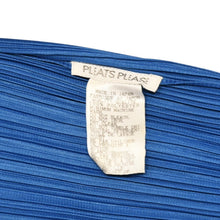 Load the image into the gallery viewer. 極美品 ISSEI MIYAKE イッセイミヤケ PLEATS PLEASE プリーツプリーズ トップス 半袖 ブルー サイズ4 中古 4a006118