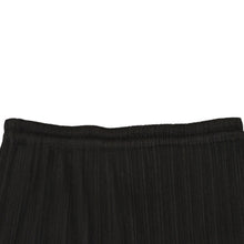 Load the image into the gallery viewer. 極美品 ISSEI MIYAKE イッセイミヤケ PLEATS PLEASE プリーツプリーズ スカート ボトムス 6443013 ブラック サイズ1 中古 4a006117