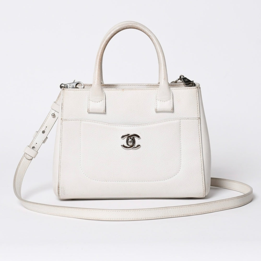 CHANEL シャネル ネオ エグゼクティブ トート スモール ハンドバッグ 2WAY A69929 ココマーク キャビアスキン シルバー金具 良品 中古 4a006135