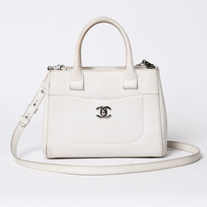 CHANEL シャネル ネオ エグゼクティブ トート スモール ハンドバッグ 2WAY A69929 ココマーク キャビアスキン シルバー金具 良品 中古 4a006135
