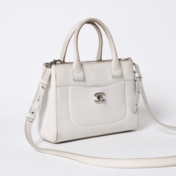 CHANEL シャネル ネオ エグゼクティブ トート スモール ハンドバッグ 2WAY A69929 ココマーク キャビアスキン シルバー金具 良品 中古 4a006135