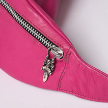 画像をギャラリービューアに読み込む, 極美品 CHROME HEARTS クロムハーツ #1 SNAT PACK #1スナットパック ボディバッグ ダガー ガンスリンガー ピンク シルバー925 中古 4a006162