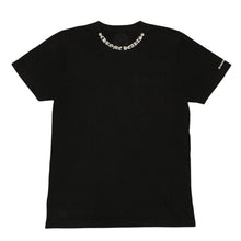Load the image into the gallery viewer. CHROME HEARTS クロムハーツ 半袖Tシャツ サイズM オールドイングリッシュ ネックロゴ スクロールラベル ブラック 美品 中古 4a006278