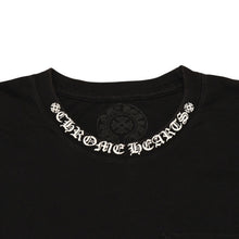 Load the image into the gallery viewer. CHROME HEARTS クロムハーツ 半袖Tシャツ サイズM オールドイングリッシュ ネックロゴ スクロールラベル ブラック 美品 中古 4a006278