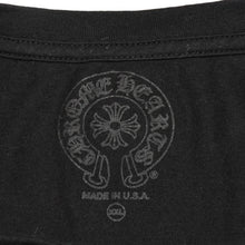 画像をギャラリービューアに読み込む, 極美品 CHROME HEARTS クロムハーツ 半袖Tシャツ サイズXXL ネックロゴ オールドイングリッシュ スクロールラベル ブラック 中古 4a006276