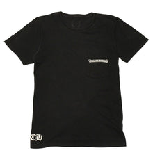 Load the image into the gallery viewer. CHROME HEARTS クロムハーツ 半袖Tシャツ サイズS CHプラス オールドイングリッシュ スクロールラベル ブラック 美品 中古 4a006277