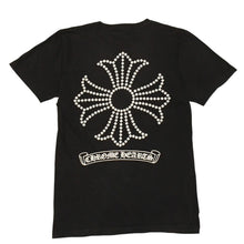 Load the image into the gallery viewer. CHROME HEARTS クロムハーツ 半袖Tシャツ サイズS CHプラス オールドイングリッシュ スクロールラベル ブラック 美品 中古 4a006277