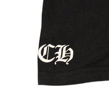 Load the image into the gallery viewer. CHROME HEARTS クロムハーツ 半袖Tシャツ サイズS CHプラス オールドイングリッシュ スクロールラベル ブラック 美品 中古 4a006277