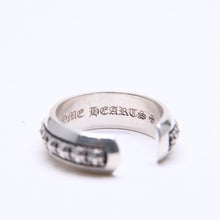 画像をギャラリービューアに読み込む, 極美品 CHROME HEARTS クロムハーツ CH PLUS PYRAMID OPEN BAND CHプラス ピラミッド オープンバンドリング 重量7.57g 17号 中古 4a006272