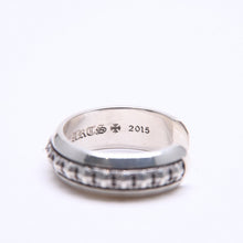 画像をギャラリービューアに読み込む, 極美品 CHROME HEARTS クロムハーツ CH PLUS PYRAMID OPEN BAND CHプラス ピラミッド オープンバンドリング 重量7.57g 17号 中古 4a006272