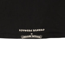将图片加载到图库查看器中。 CHROME HEARTS クロムハーツ × KYOSUKE HIMURO 氷室京介 半袖Tシャツ サイズS CHクロス ライブ限定 ヒムロック 美品 中古 4a006283