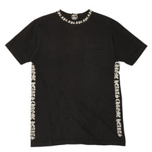 Load the image into the gallery viewer. CHROME HEARTS クロムハーツ オールド 半袖Tシャツ サイズS NYC限定 オールドイングリッシュ ネックロゴ ブラック 美品 中古 4a006280
