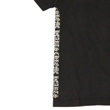 Load the image into the gallery viewer. CHROME HEARTS クロムハーツ オールド 半袖Tシャツ サイズS NYC限定 オールドイングリッシュ ネックロゴ ブラック 美品 中古 4a006280