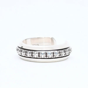 極美品 CHROME HEARTS クロムハーツ CH PLUS PYRAMID OPEN BAND CHプラス ピラミッド オープンバンドリング 重量7.57g 17号 中古 4a006272