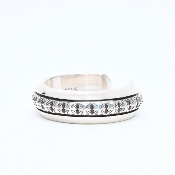 極美品 CHROME HEARTS クロムハーツ CH PLUS PYRAMID OPEN BAND CHプラス ピラミッド オープンバンドリング 重量7.57g 17号 中古 4a006272