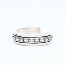 画像をギャラリービューアに読み込む, 極美品 CHROME HEARTS クロムハーツ CH PLUS PYRAMID OPEN BAND CHプラス ピラミッド オープンバンドリング 重量7.57g 17号 中古 4a006272