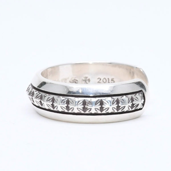 極美品 CHROME HEARTS クロムハーツ CH PLUS PYRAMID OPEN BAND CHプラス ピラミッド オープンバンドリング 重量7.57g 17号 中古 4a006272