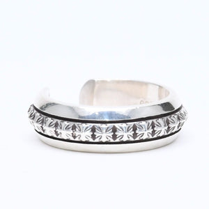 極美品 CHROME HEARTS クロムハーツ CH PLUS PYRAMID OPEN BAND CHプラス ピラミッド オープンバンドリング 重量7.57g 17号 中古 4a006272