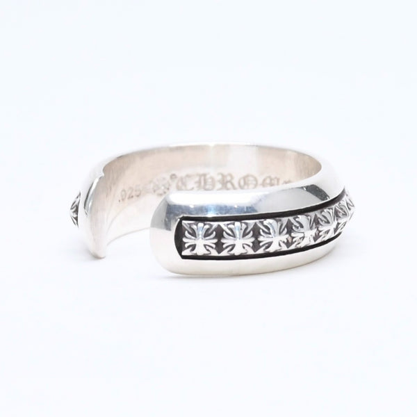 極美品 CHROME HEARTS クロムハーツ CH PLUS PYRAMID OPEN BAND CHプラス ピラミッド オープンバンドリング 重量7.57g 17号 中古 4a006272