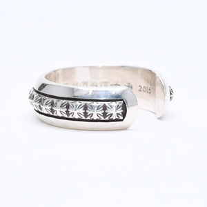 極美品 CHROME HEARTS クロムハーツ CH PLUS PYRAMID OPEN BAND CHプラス ピラミッド オープンバンドリング 重量7.57g 17号 中古 4a006272