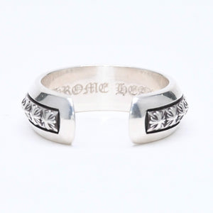 極美品 CHROME HEARTS クロムハーツ CH PLUS PYRAMID OPEN BAND CHプラス ピラミッド オープンバンドリング 重量7.57g 17号 中古 4a006272