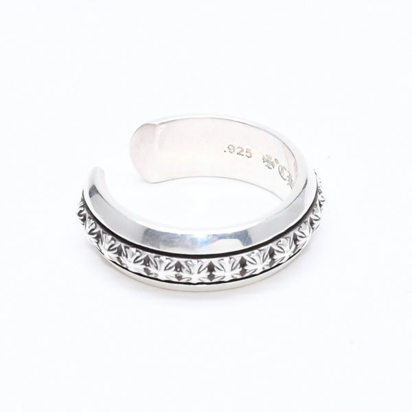 極美品 CHROME HEARTS クロムハーツ CH PLUS PYRAMID OPEN BAND CHプラス ピラミッド オープンバンドリング 重量7.57g 17号 中古 4a006272