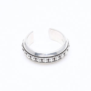 極美品 CHROME HEARTS クロムハーツ CH PLUS PYRAMID OPEN BAND CHプラス ピラミッド オープンバンドリング 重量7.57g 17号 中古 4a006272