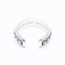 画像をギャラリービューアに読み込む, 極美品 CHROME HEARTS クロムハーツ CH PLUS PYRAMID OPEN BAND CHプラス ピラミッド オープンバンドリング 重量7.57g 17号 中古 4a006272