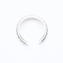 画像をギャラリービューアに読み込む, 極美品 CHROME HEARTS クロムハーツ CH PLUS PYRAMID OPEN BAND CHプラス ピラミッド オープンバンドリング 重量7.57g 17号 中古 4a006272