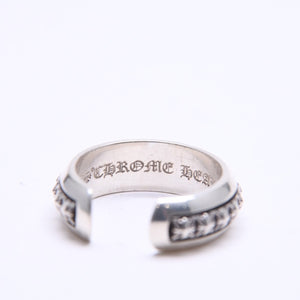 極美品 CHROME HEARTS クロムハーツ CH PLUS PYRAMID OPEN BAND CHプラス ピラミッド オープンバンドリング 重量7.57g 17号 中古 4a006272