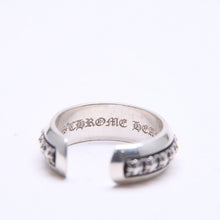 画像をギャラリービューアに読み込む, 極美品 CHROME HEARTS クロムハーツ CH PLUS PYRAMID OPEN BAND CHプラス ピラミッド オープンバンドリング 重量7.57g 17号 中古 4a006272