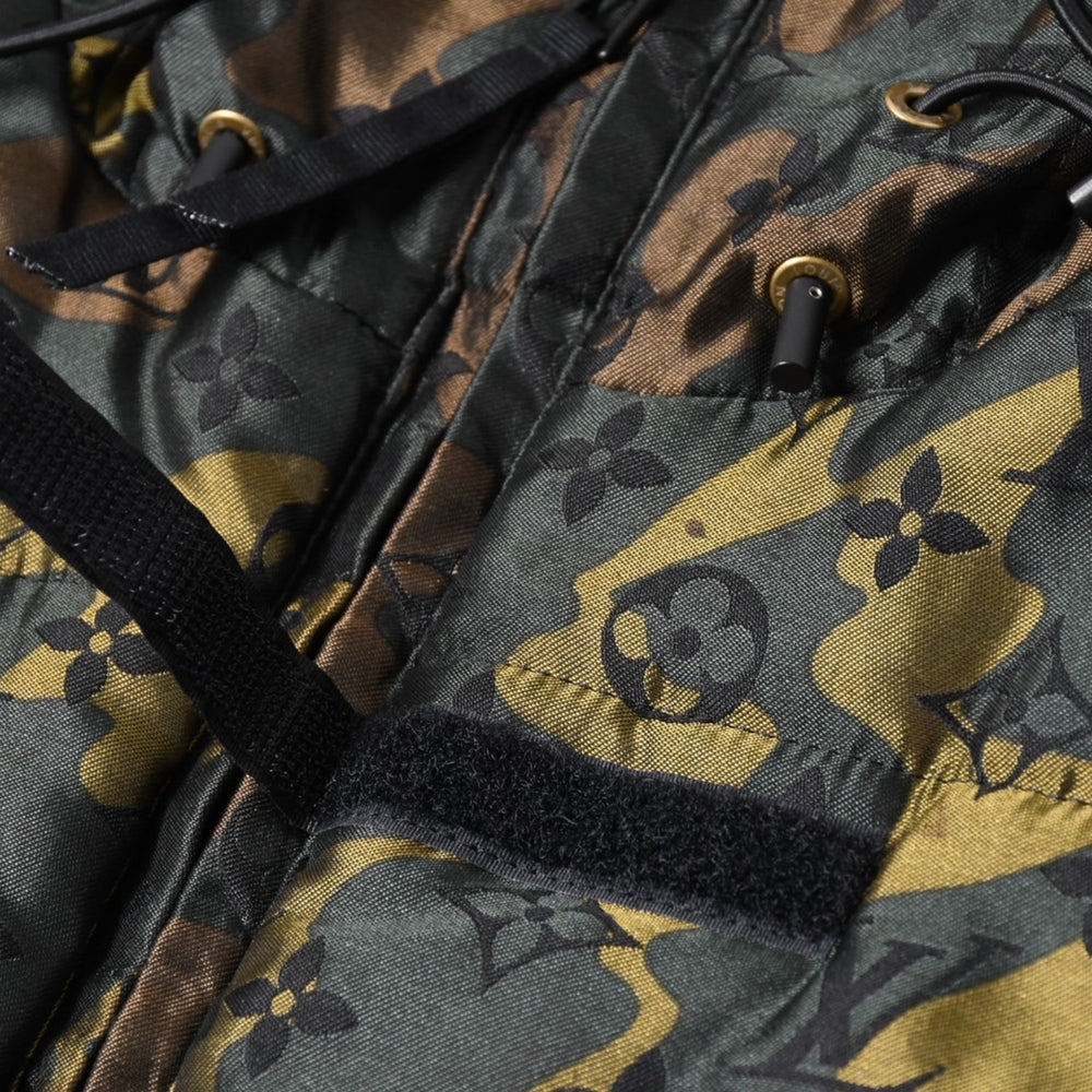 極美品 LOUIS VUITTON ルイヴィトン ダウンジャケット 中綿ジャケット カモフラージュ 村上隆 サイズ6 カシミヤ 迷彩 中古 4a005712