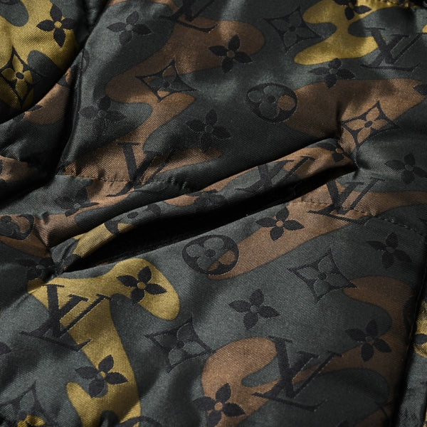 極美品 LOUIS VUITTON ルイヴィトン ダウンジャケット 中綿ジャケット カモフラージュ 村上隆 サイズ6 カシミヤ 迷彩 中古 4a005712