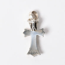 Load the image into the gallery viewer. 極美品 CHROME HEARTS クロムハーツ DBL CH CRS SML W/BALE ダブルCHクロス スモール W/ベイル ペンダントトップ 重量約20.96g 中古 4a006263